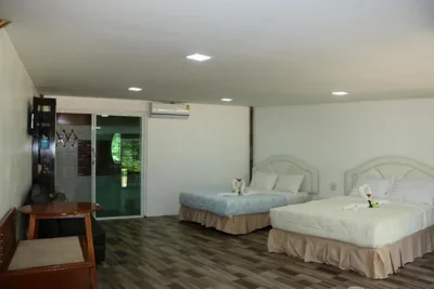 Camera quadrupla con vista sul mare — Ruan Mai Naiyang Beach Resort